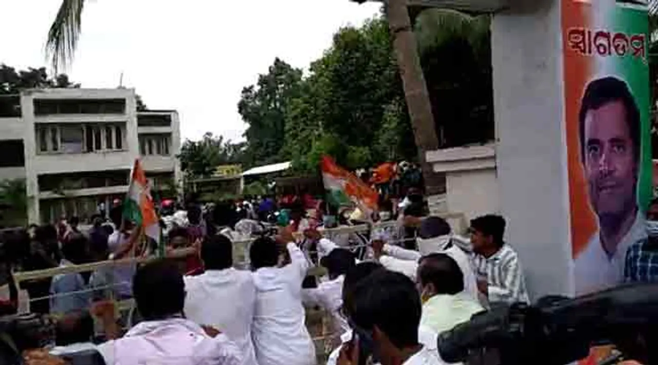 କଂଗ୍ରେସ ଭବନରେ ଦୁଇ ଗୋଷ୍ଠୀ ମଧ୍ୟରେ ସଂଘର୍ଷ