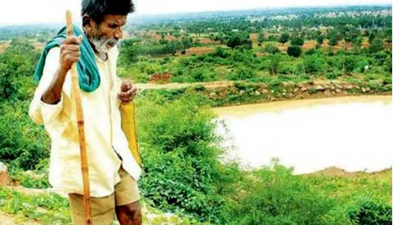 ୮୫ବର୍ଷୀୟ ବୃଦ୍ଧ ଗାଁରେ ଖୋଳିଛନ୍ତି ୧୬ଟି ଗାଡିଆ: ‘ମନ କି ବାତ୍‌’ରେ ମୋଦି କଲେ ପ୍ରଶଂସା