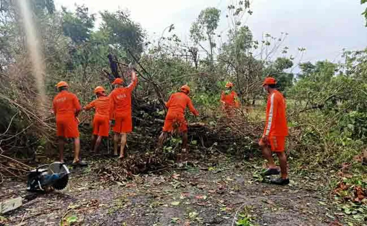 ‘ଯେଉଁଠି ପାଣି , ସେଇଠି ଅଫିସର’