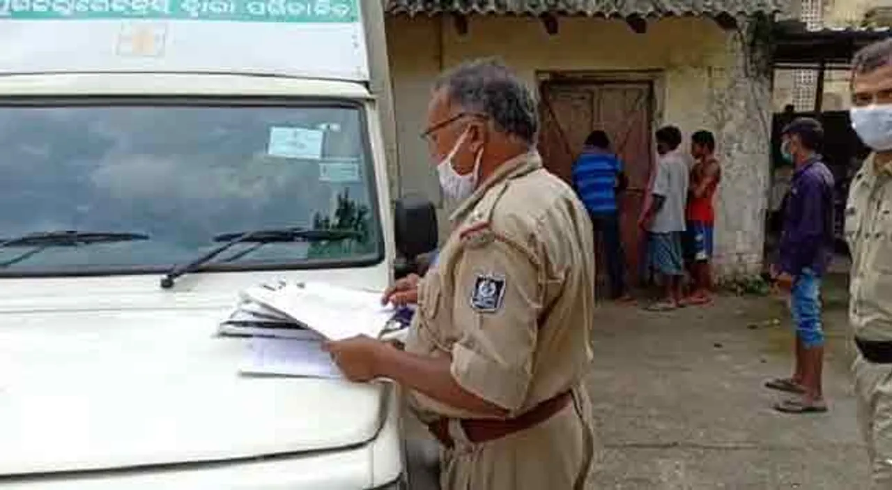 ଶୋଇଥିଲେ, କାମୁଡ଼ି ଦେଲା ଚିତି