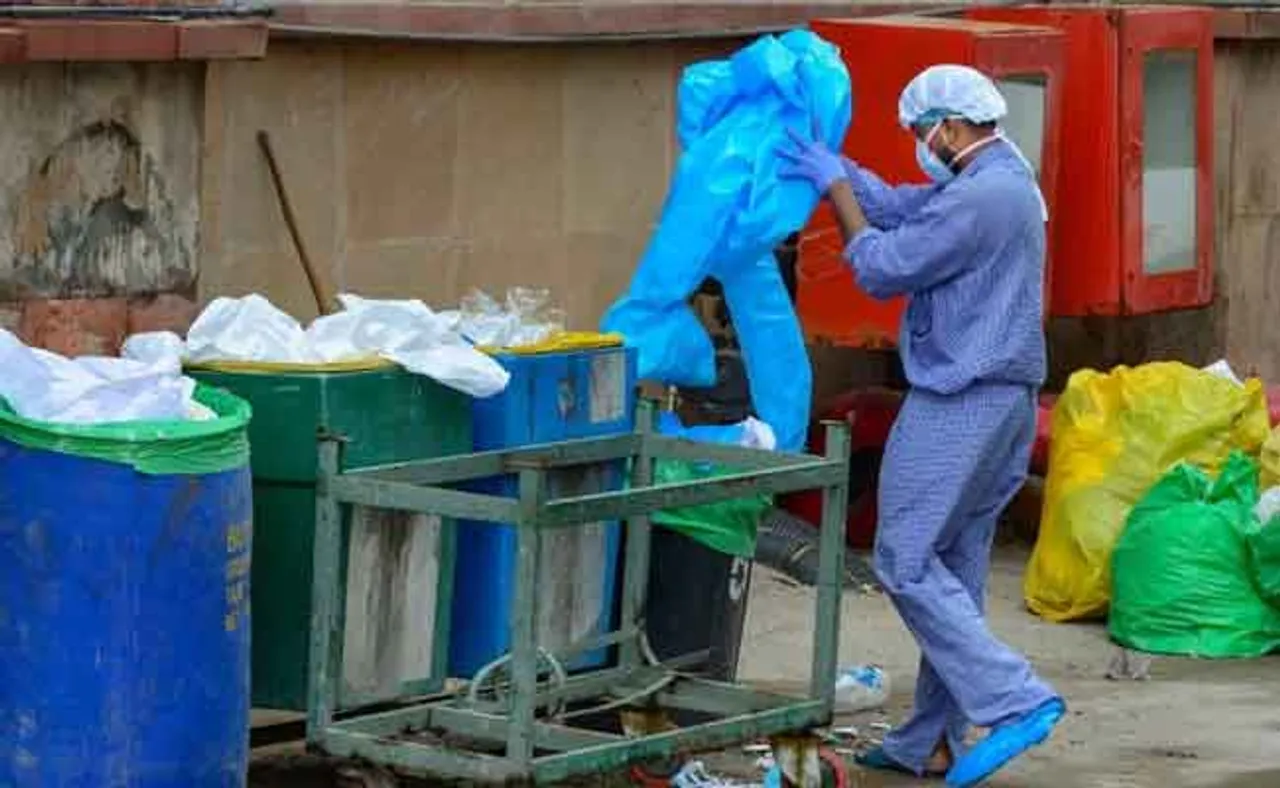 ପିପିଇ କିଟ୍‌ ଓ ମାସ୍କ ପାଇଁ ଲକ୍ଷାଧିକ ଟଙ୍କା ଲୁଟୁଛନ୍ତି ଘରୋଇ ହସ୍ପିଟାଲ!