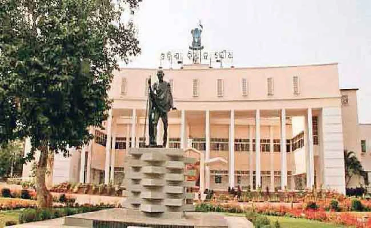 ବିଧାନସଭା ହେଲା ଶଟଡାଉନ୍‌