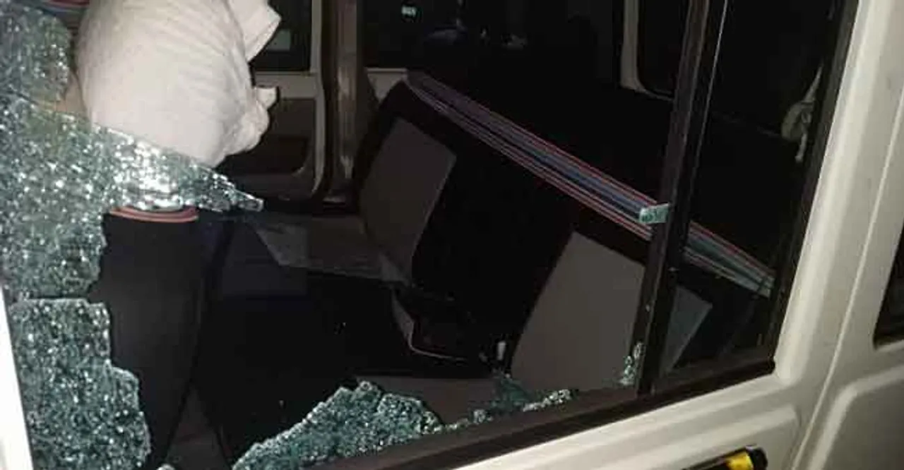 ତହସିଲଦାରଙ୍କ ଗାଡ଼ି ଉପରକୁ ପଥର ମାଡ଼