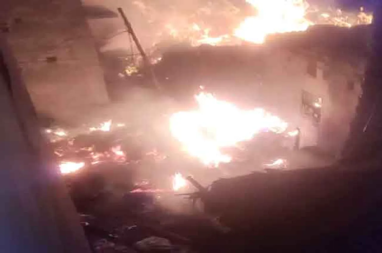 ଶାଢ଼ି ଶୋରୁମ୍‌‌ରେ ଲାଗିଗଲା ନିଆଁ