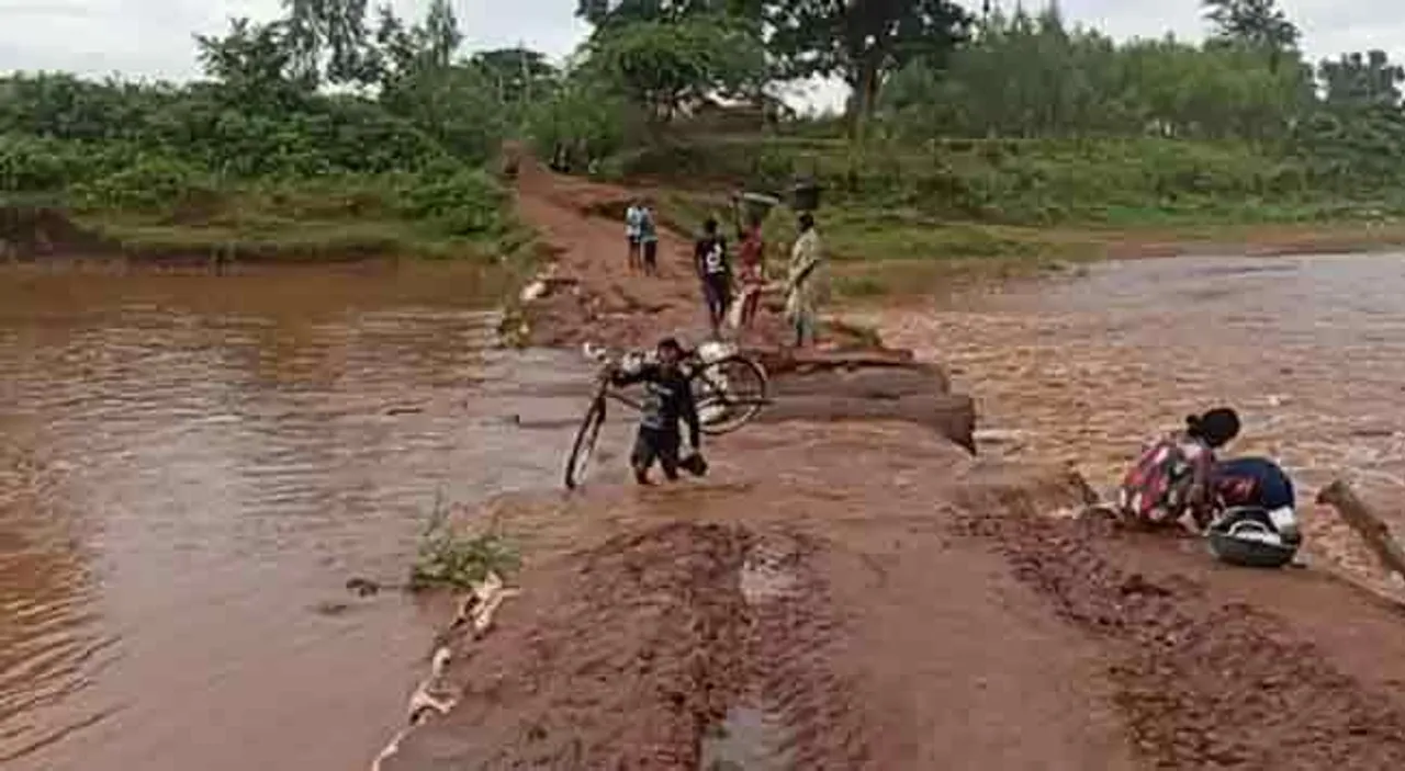 ଭାସିଗଲା ଅସ୍ଥାୟୀ ପୋଲ; ବିଚ୍ଛିନ୍ନ ହେଲା ୬ ପଞ୍ଚାୟତ