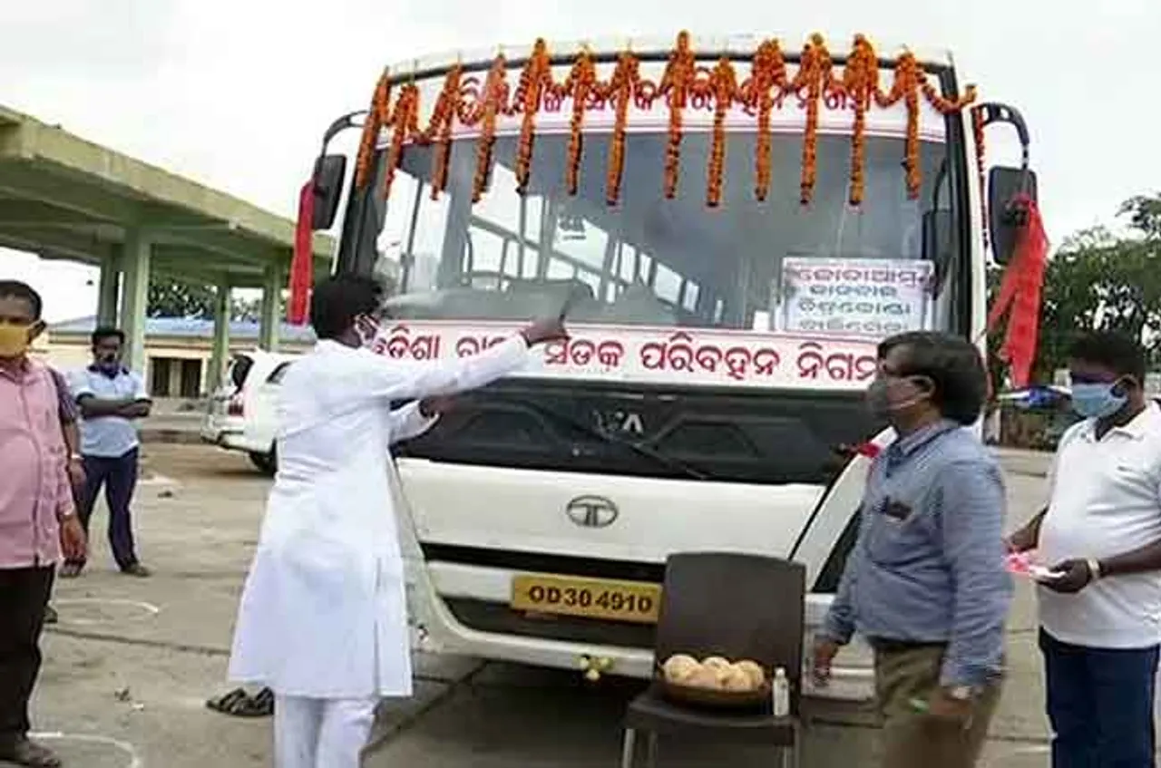 ପ୍ରଥମ ଥର ପାଇଁ ଯୋଡ଼ାଆମ୍ୱକୁ ଗଡ଼ିଲା ବସ୍‌