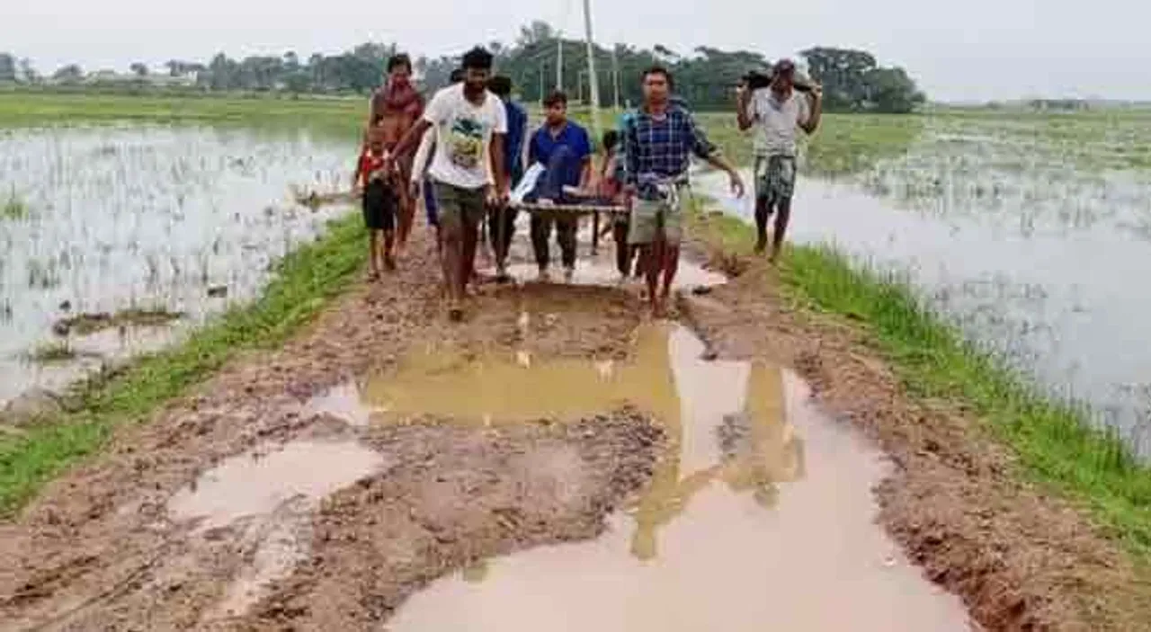 ଖଟିଆରେ ବୁହା ହେଲେ ରୋଗୀ