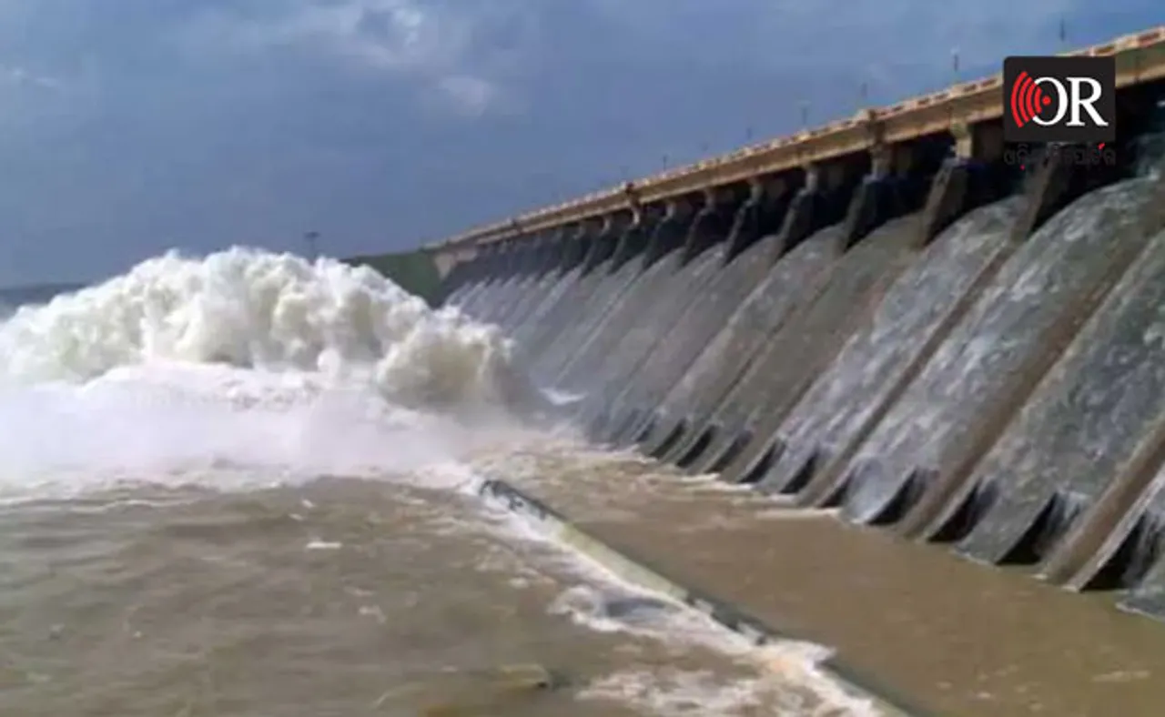 ହୀରାକୁଦ‌ର ୩ ଗେଟ୍ ବନ୍ଦ ହେଲା, ୨୦ ଜିଲ୍ଲାକୁ ସାମାନ୍ୟ ଆଶ୍ୱସ୍ତି