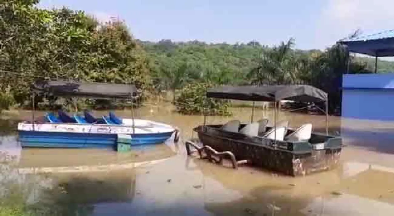 ବନ୍ୟାଜଳରେ ବୁଡ଼ିଲା ଅଂଶୁପା ହ୍ରଦ ପାର୍କ