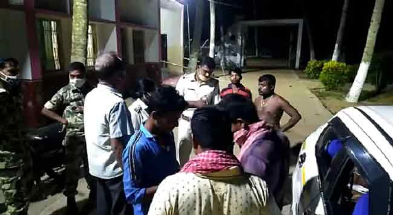 ବୋମାମାଡ଼ରେ ଦୁଇ ଯୁବକ ଆହତ