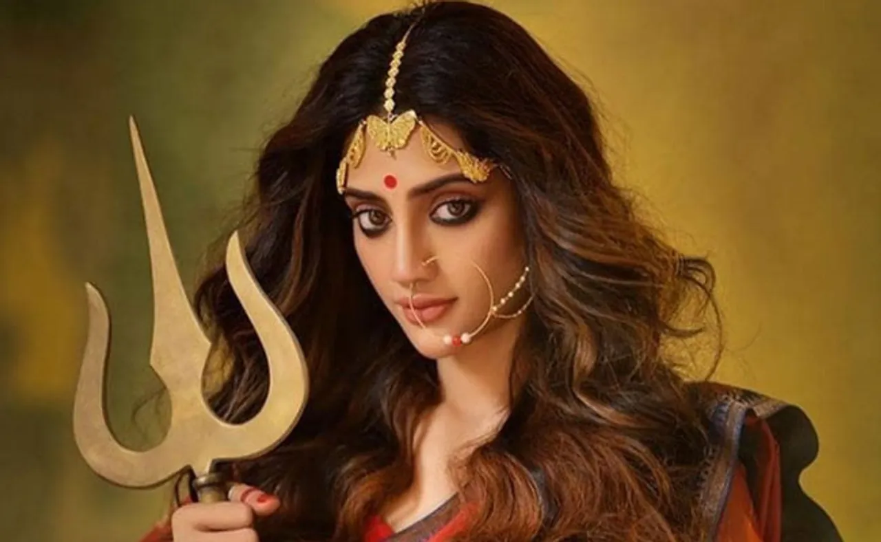 ଦୁର୍ଗାଙ୍କ ବେଶରେ ଫଟୋ ଉଠାଇବାରୁ ନୁସରତଙ୍କୁ ଧମକ