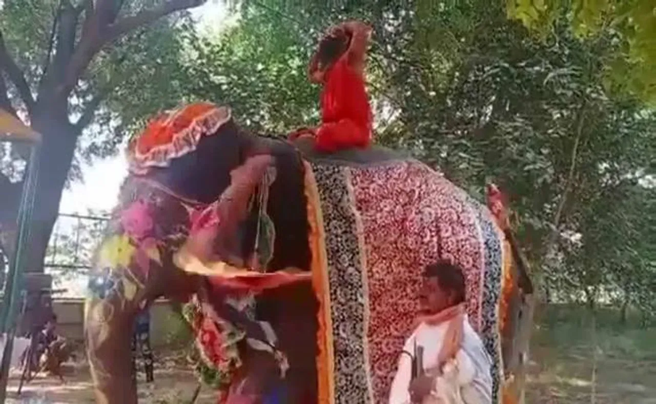 ଯୋଗ କରୁଥିବା ବେଳେ ତଳକୁ ଖସି ପଡ଼ିଲେ ବାବା ରାମଦେବ