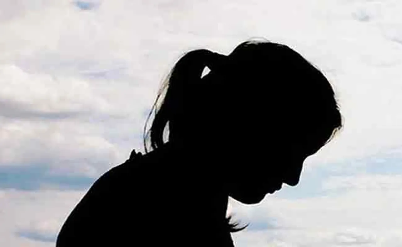 ଅଷ୍ଟମ ଶ୍ରେଣୀ ଛାତ୍ରୀଙ୍କୁ ଏବିଇଓଙ୍କ ଅସଦାଚରଣ!