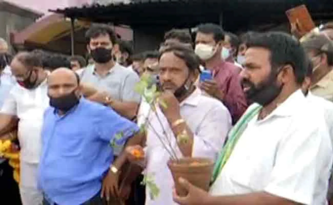 ମନ୍ତ୍ରୀ, ବିଧାୟକ ଉଲ୍ଲଂଘନ କଲେ କୋଭିଡ୍-୧୯ ନିୟମ, ଥାନାରେ ଅଭିଯୋଗ