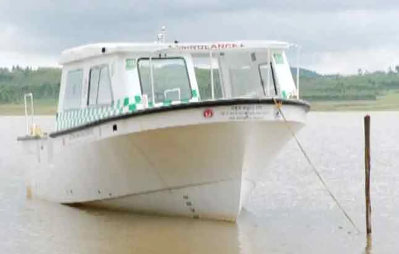 କମୁନି ରୋଗୀର ଯାତନା, ଖୁଣ୍ଟରେ ବନ୍ଧା ହୋଇଛି ବୋଟ ଆମ୍ବୁଲାନ୍ସ