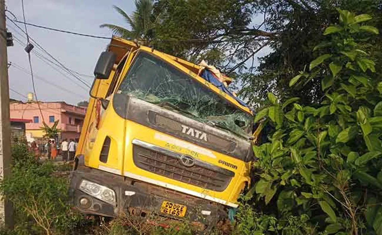 ଡମ୍ପର ଧକ୍କାରେ ୬ ଜଣଙ୍କ ମୃତ୍ୟୁ