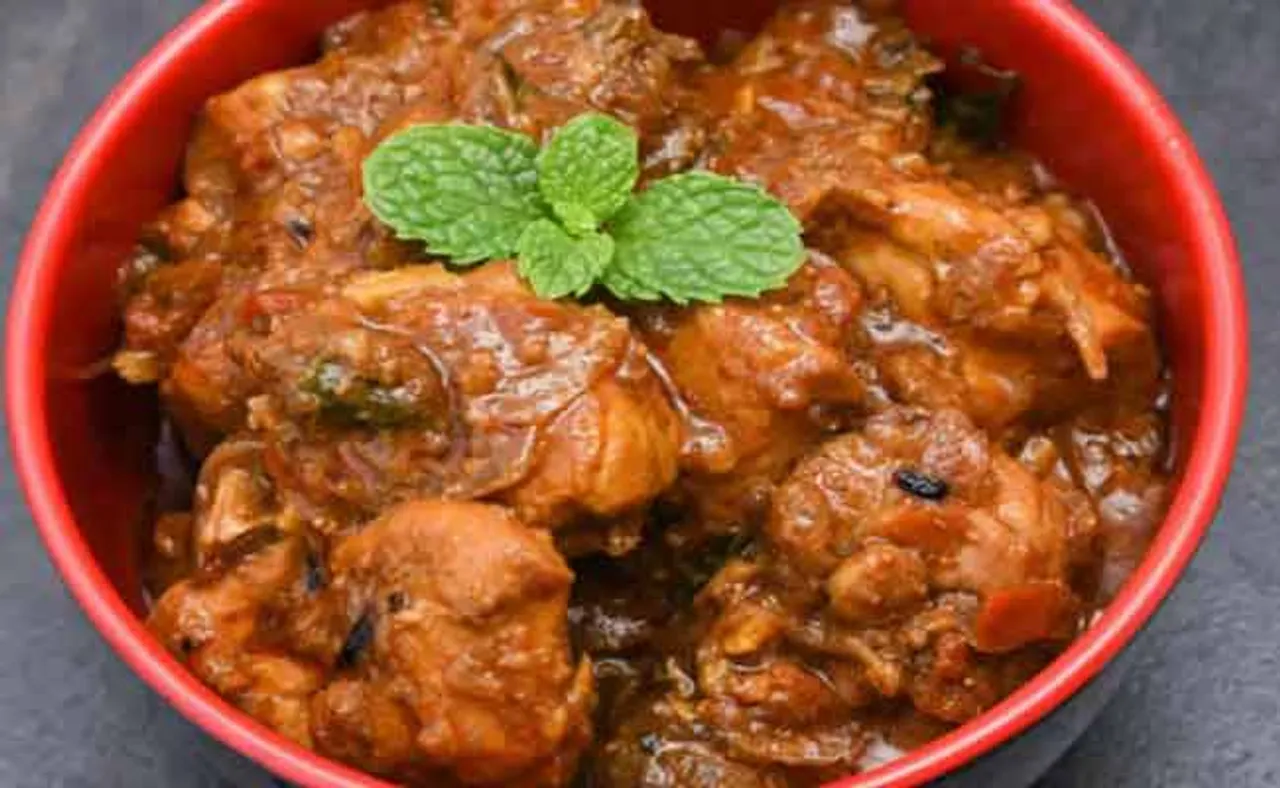 ଗୋଟା ରସୁଣ ଚିକେନ ଲଟପଟ