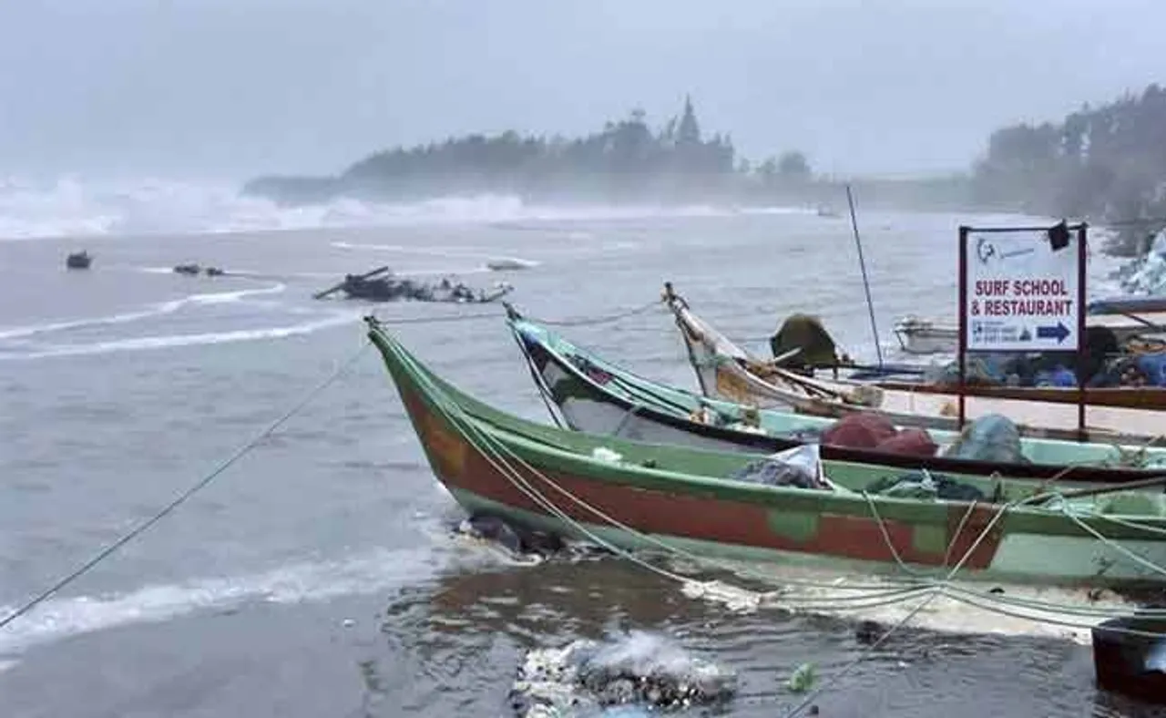 ବଙ୍ଗୋପସାଗରରେ ଘୂର୍ଣ୍ଣିବଳୟ: ନେଇପାରେ ବାତ୍ୟାର ରୂପ, ଓଡ଼ିଶା ପ୍ରତି ବିପଦ!