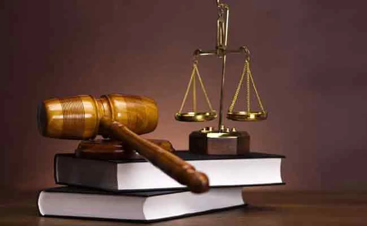 କାମରେ ଆସୁନି ୧୩୮୨ ଆଇନ୍, ହେଲେ ବିଭିନ୍ନ କାମରେ ବାଧକ ସାଜୁଛି