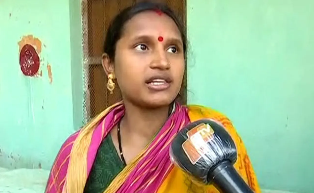 'ଫୋନ୍ ଦେବୁ, ଚାକିରି ଦେବୁ, ୪ ଦିନରେ ଛାଡ଼ି ଦେବୁ'