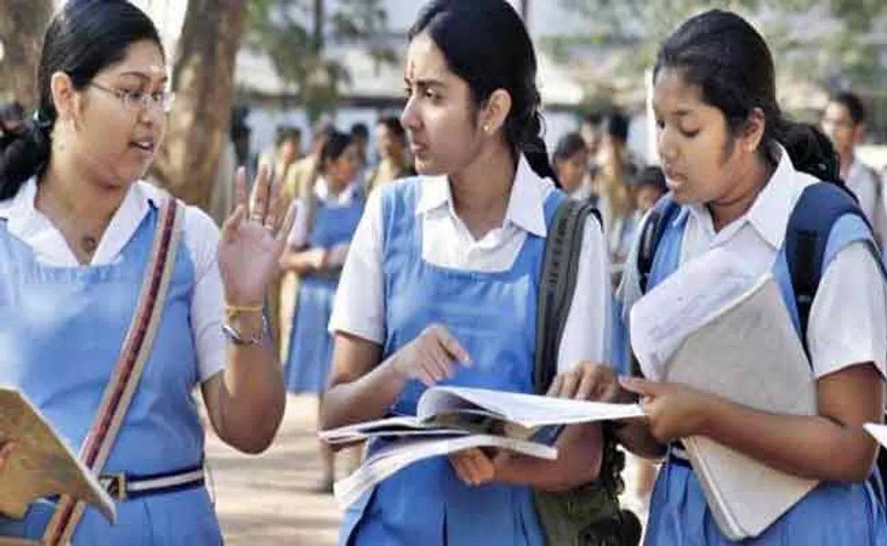 ସ୍କୁଲ୍ ଫି ବିଜ୍ଞପ୍ତି ପରେ ଆରମ୍ଭ ହେଲାଣି ବିବାଦ