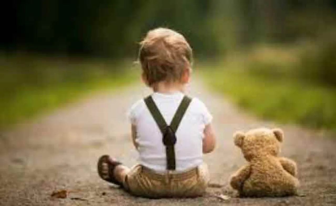 ରାତିରେ ଘରେ ଶୋଇଥିଲା ବର୍ଷକର ଛୁଆ, ସକାଳୁ ଖାଲରୁ ମିଳିଲା ମୃତଦେହ