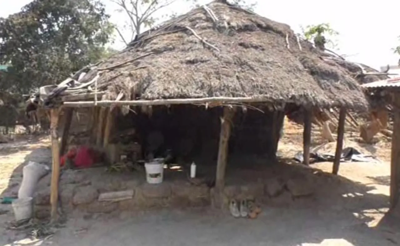 ଝାଟିମାଟି ଘରେ ବିତୁଛି ବ୍ଲକ ଅଧ୍ୟକ୍ଷାଙ୍କ ଜୀବନ