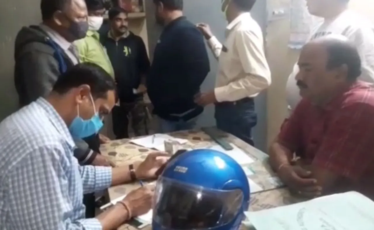 ୨୫ହଜାର ଲାଞ୍ଚ ନେଉଥିବା ବେଳେ ଧରାପଡ଼ିଲେ ଯୋଜନା ଅଧିକାରୀ