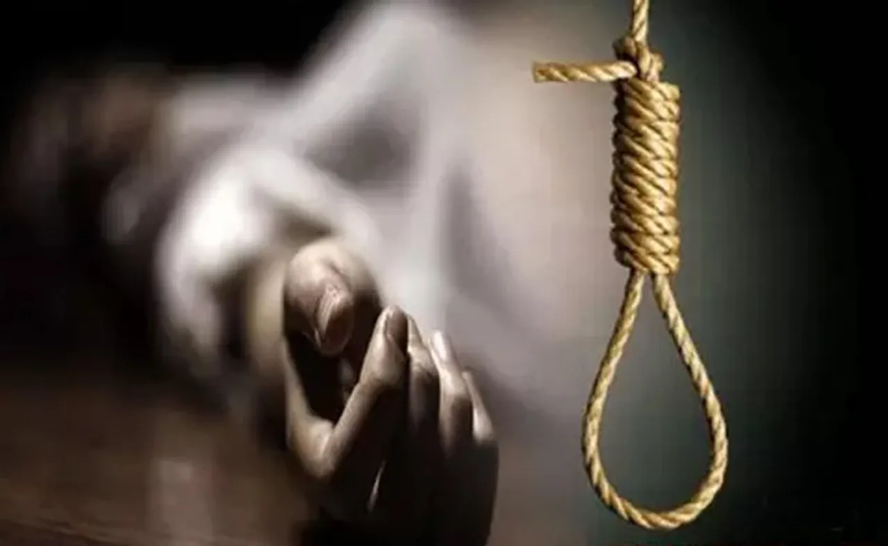 ପ୍ରିନସିପାଲ ମାଡ଼ ମାରିବାରୁ ଆତ୍ମହତ୍ୟା କଲେ ଛାତ୍ରୀ !