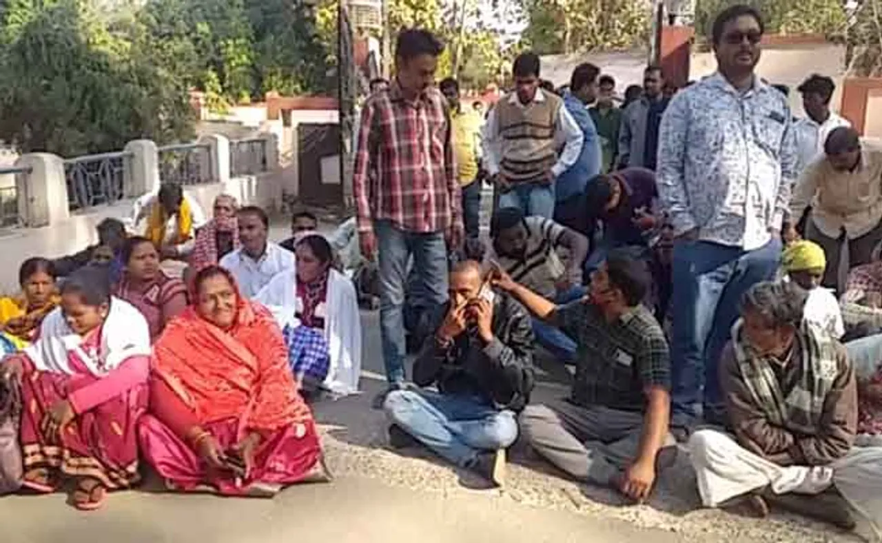 ମନ୍ତ୍ରୀଙ୍କୁ ଚାଷୀଙ୍କ ଧମକ, କହିଲେ: ’ଧାନ କିଣା ଟାର୍ଗେଟ ନ ବଢ଼ାଇଲେ ଛାଡ଼ିବୁ ନାହିଁ ’