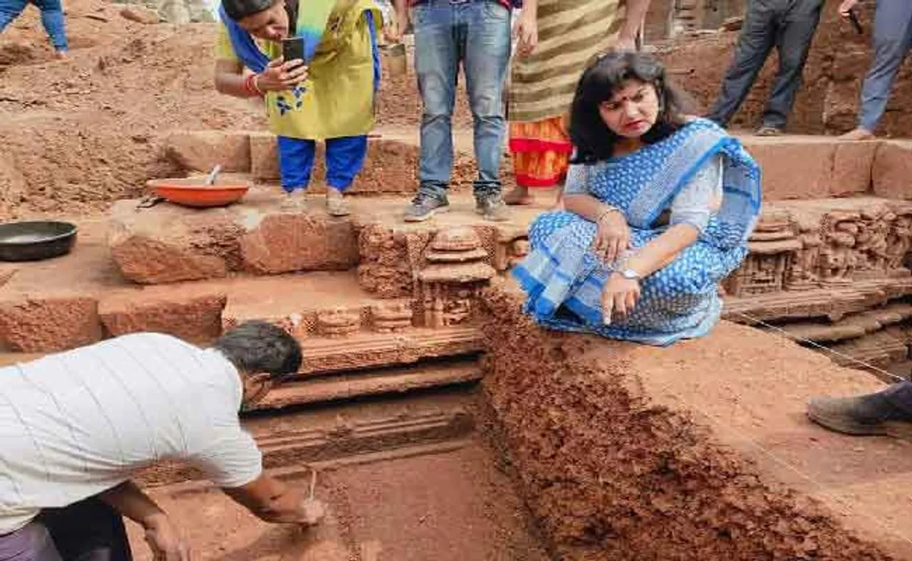 ସଂଘାତିକ ଗୁମର ଖୋଲିଲେ ଅପରାଜିତା