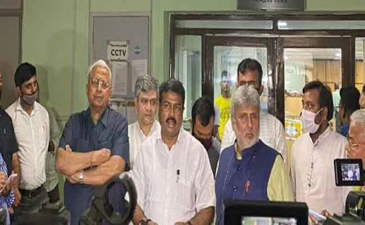 ମମତାଙ୍କ ଭାଷାକୁ ଆପତ୍ତିଜନକ ଦର୍ଶାଇ ନିର୍ବାଚନ କମିଶନଙ୍କ ଦ୍ୱାରସ୍ଥ ହେଲେ ଧର୍ମେନ୍ଦ୍ର