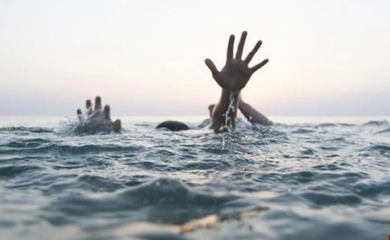 କେନାଲରେ ଗାଧୋଉଥିବା ୧୧ ଯୁବକଙ୍କ ଉପରକୁ ଟେକା ମାଡ଼, ୫ ଜଣଙ୍କ ପତ୍ତା ମିଳୁନି