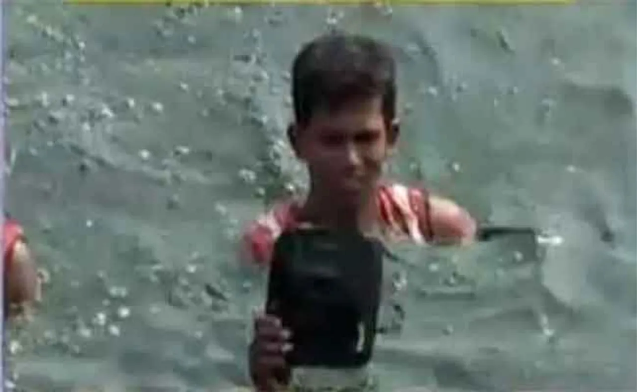 ନଦୀରୁ ଉଦ୍ଧାର ହେଲା ଡିଭିଡି ଓ ସିପିୟୁ, ବଢ଼ିଲା ବାଜେଙ୍କ ଅଡୁଆ