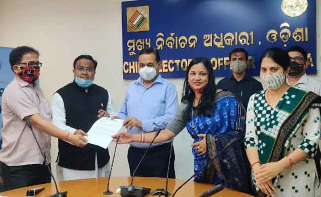 ପିପିଲିରେ ୫୦ଲକ୍ଷ ଟଙ୍କା ଜବତ: ନିର୍ବାଚନ ଅଧିକାରୀଙ୍କୁ ଫେରାଦ ହେଲା ବିଜେଡି