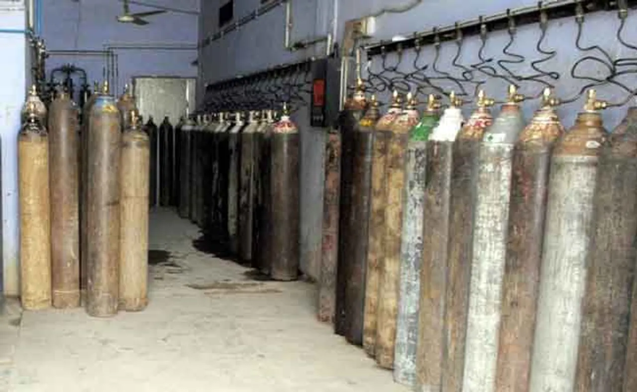 ଅକ୍ସିଜେନ ଦେବା ପାଇଁ ଶିଳ୍ପସଂସ୍ଥାଗୁଡ଼ିକୁ କୋର୍ଟଙ୍କ ନିର୍ଦ୍ଦେଶ, କେନ୍ଦ୍ର ଉପରେ ମନଇଚ୍ଛା ବର୍ଷିଲେ