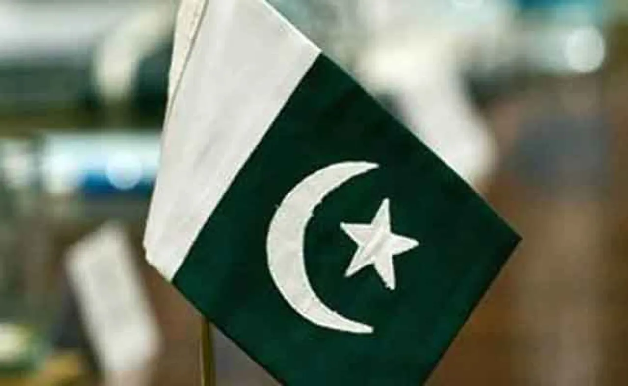 ଚକୋଲେଟ ଓ ଟୋପି ଚୋରି କରି ଧରାପଡ଼ିଲେ ଦୁଇ ପାକିସ୍ତାନ ଅଧିକାରୀ