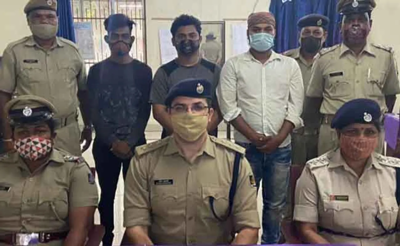 କମ୍‌ ଦାମ୍‌ରେ ବୁଲେଟ ଲୋଭ ଦେଖାଇ ଲୁଟୁ ଥିଲେ, ବନ୍ଧା ହେଲେ