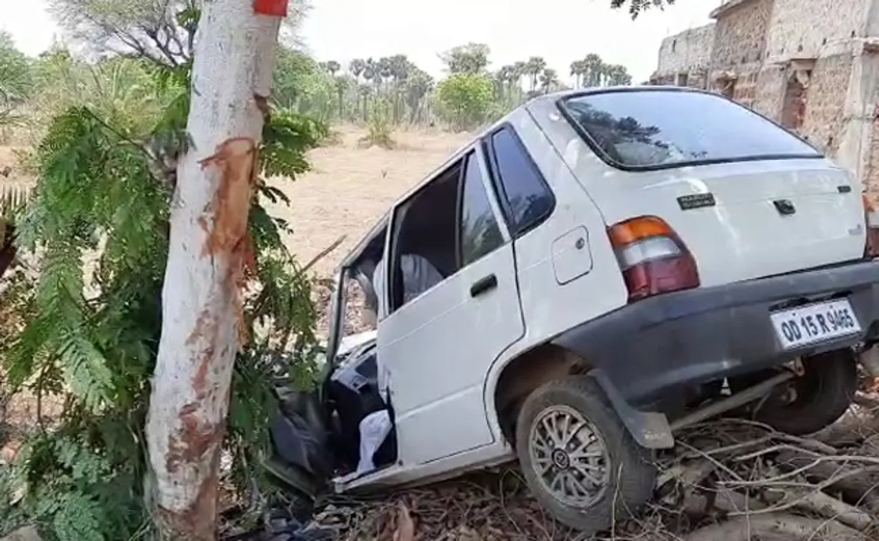 କାର ଚୁରମାର୍: ସ୍ୱାମୀ ଚାଲିଗଲେ, ସ୍ତ୍ରୀ-ଝିଅ ଗୁରୁତର