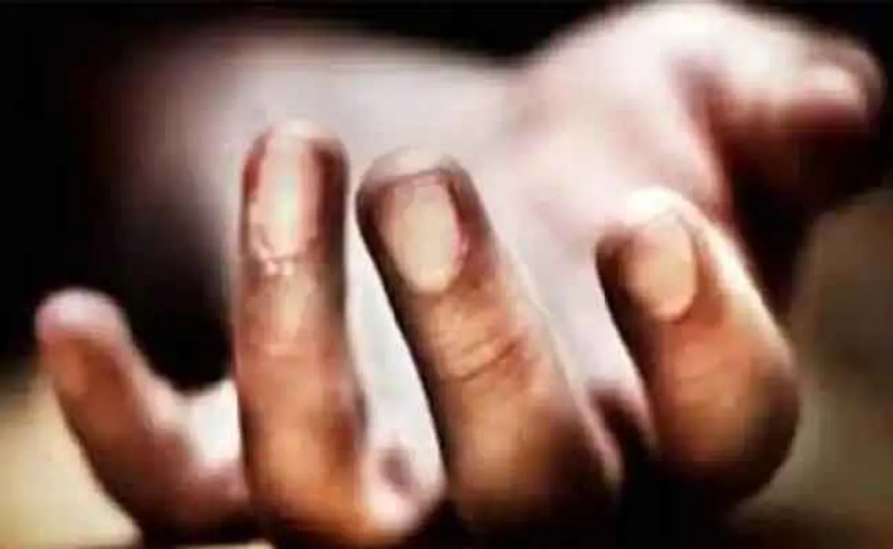 ମର୍ଡ଼ର କରି ଡେଡ୍‌ ବଡିକୁ ଫୋପାଡ଼ି ଦେଲେ, ରକ୍ତ ଉପରେ ବାଲି ଢ଼ାଙ୍କିଲେ