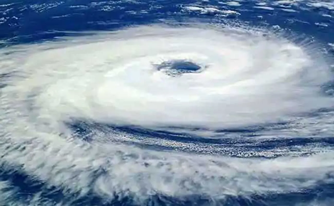 ଆସୁଛି ବାତ୍ୟା, ୨୫ରୁ ଓଡ଼ିଶାରେ ବର୍ଷା