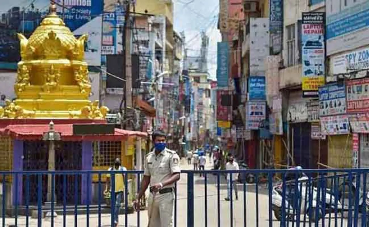 ଜୁନ୍‌ ୭ ଯାଏ ବଢ଼ିଲା ଲକଡାଉନ, ଗାଡ଼ିରେ ଜରୁରୀ ସାମଗ୍ରୀ ବିକ୍ରି କରିପାରିବେ ଦୋକାନୀ