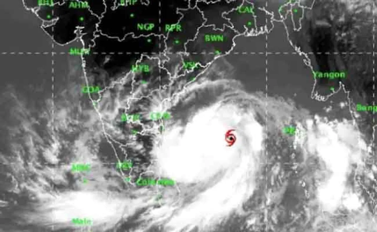 ବାତ୍ୟା ୟାସର ଲ୍ୟାଣ୍ଡଫଲ ଆରମ୍ଭ, ୩ରୁ ୪ ଘଣ୍ଟା ରଚିବ ତାଣ୍ଡବ