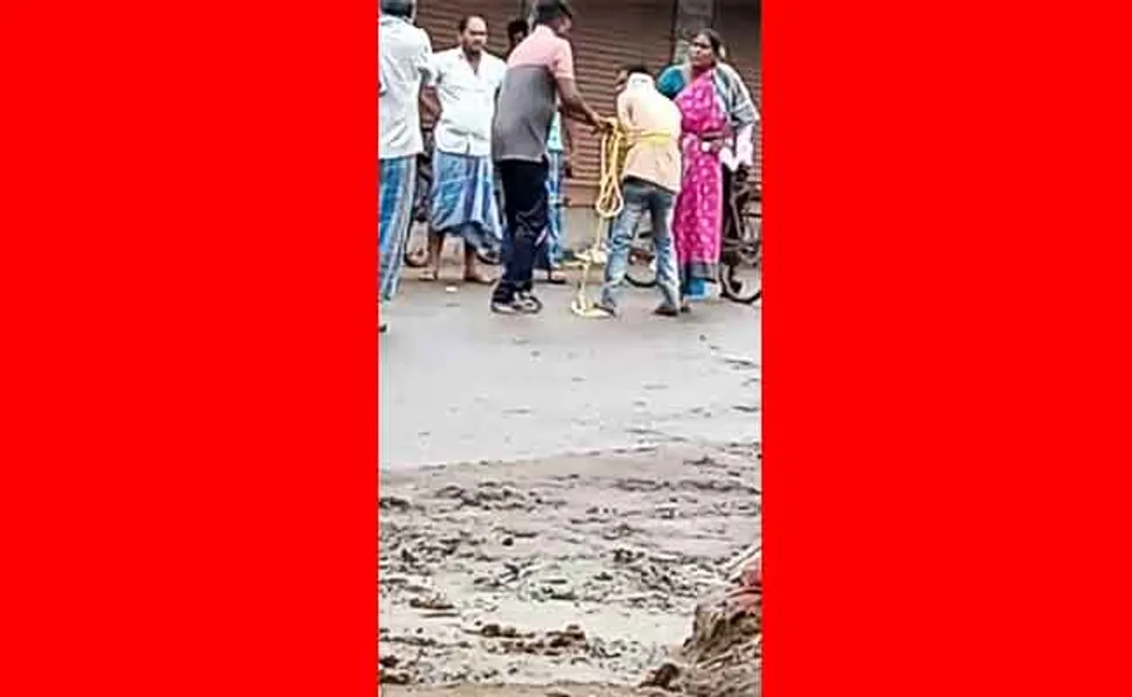 କଙ୍ଗାରୁ କୋର୍ଟ: ଦଉଡ଼ିରେ ବାନ୍ଧି ମାଡ଼ ମାରି ମାରି ଥାନାକୁ ନେଲେ