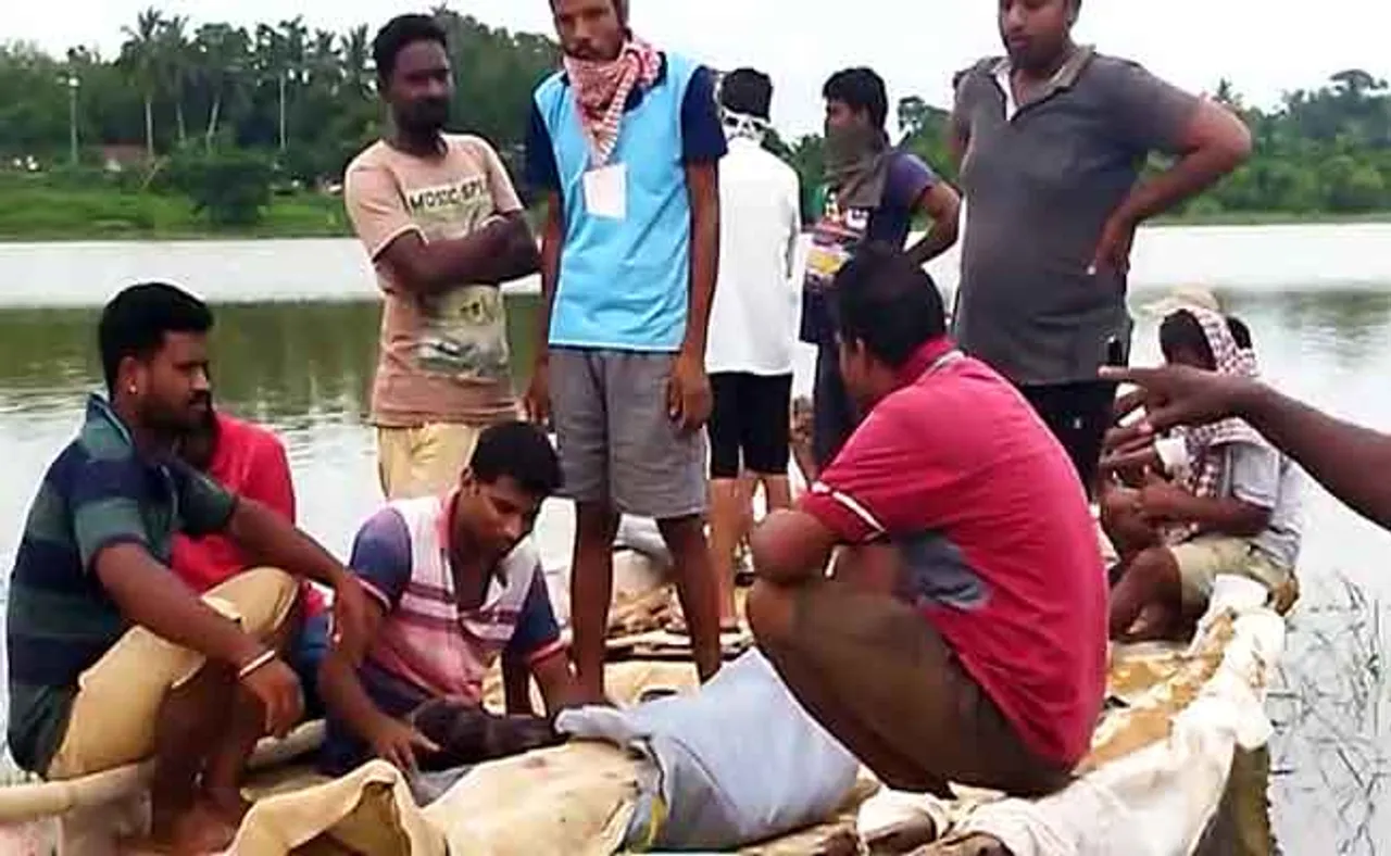 ବୃଦ୍ଧଙ୍କୁ ଖାଇଦେଲା କୁମ୍ଭୀର