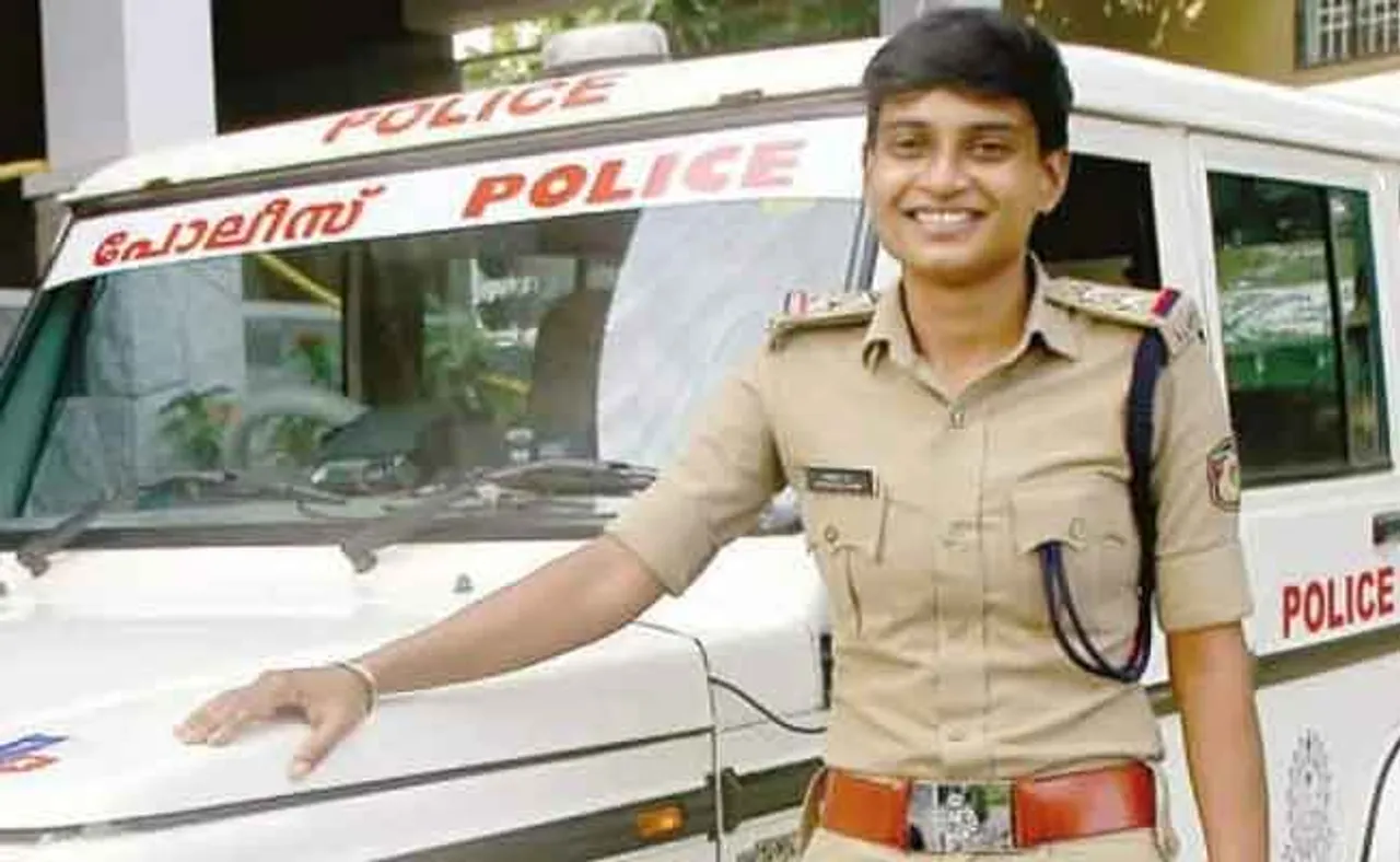 ୧୮ ବର୍ଷ ବୟସରେ ଛୁଆ ସହ ଏକା ହୋଇଯାଇଥିଲେ ଆନି, ତଥାପି ଲଢ଼େଇ କରି ଏବେ ପୁଲିସ୍‌