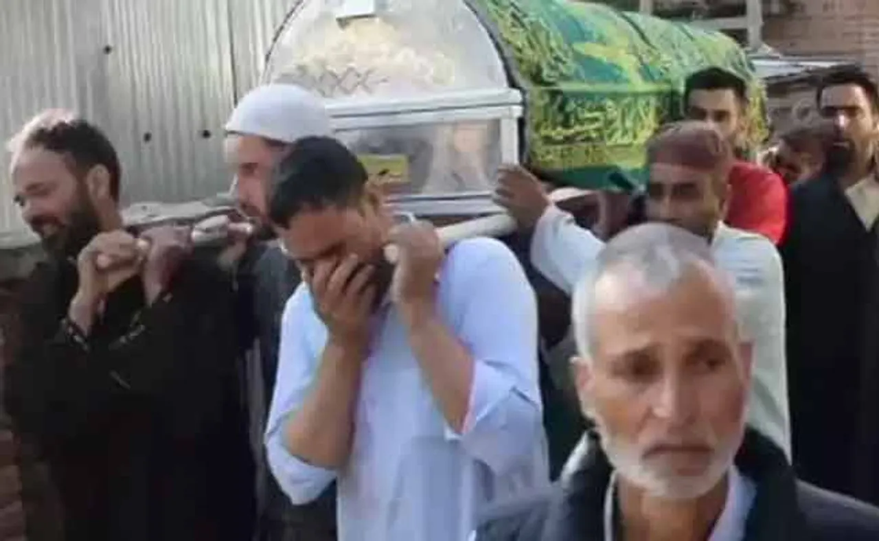 ପୂର୍ବତନ ପୁଲିସ୍‌ ଅଫିସର ଓ ପତ୍ନୀଙ୍କ ଉପରକୁ ଆଖି ବୁଜା ଗୁଳି ମାଡ଼