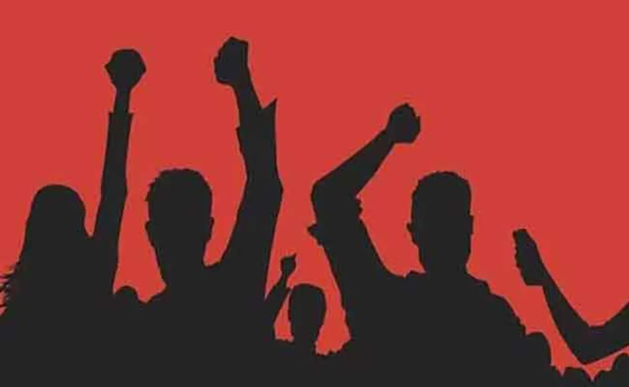 ନେତାମାନେ ହୋଇ ବକ୍ରି, ହାଟରେ ହେଲେଣି ବିକ୍ରି!