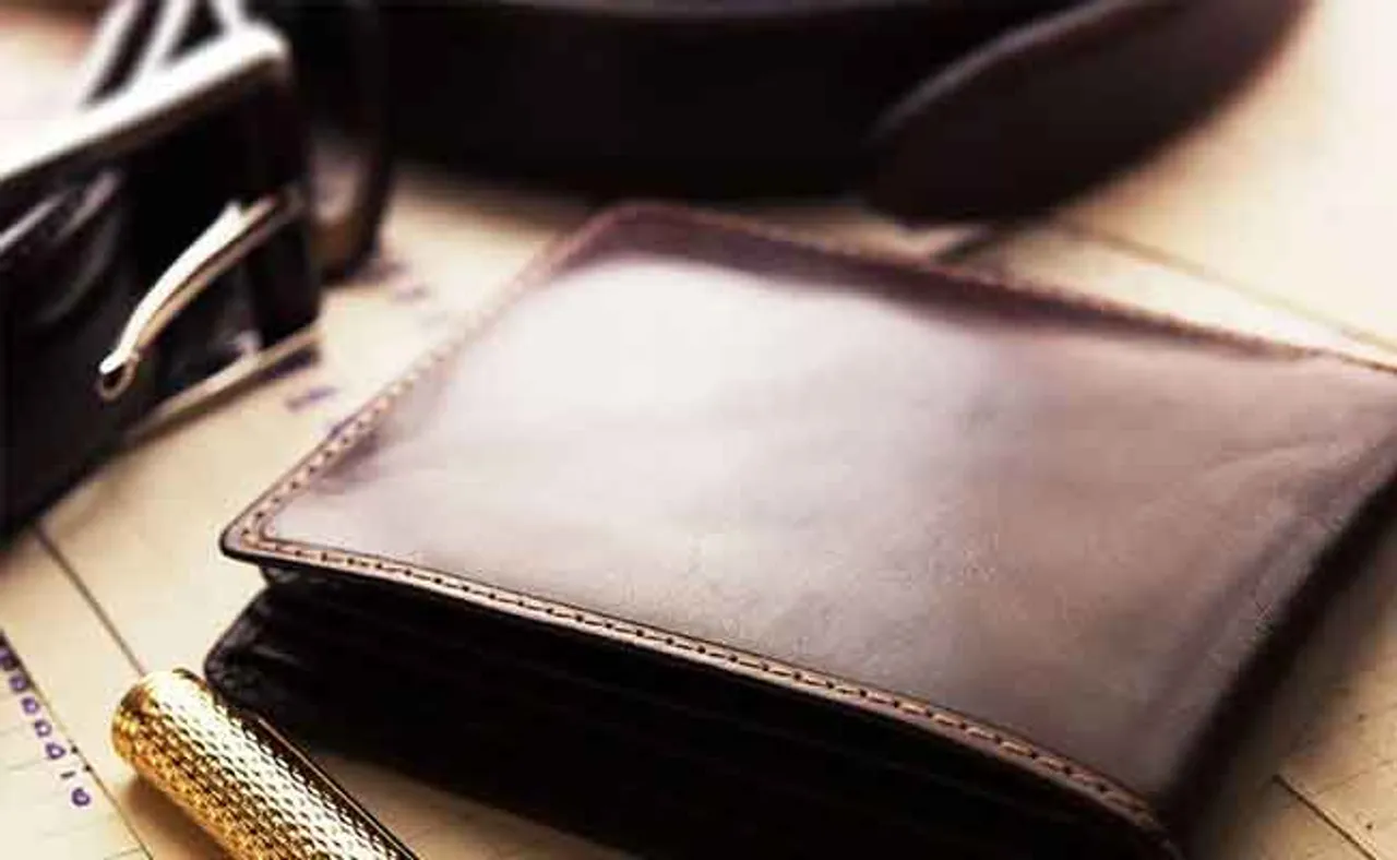 ପର୍ସରେ ଭୁଲରେ ଵି ରଖନ୍ତୁ ନାହିଁ ଏହି ଜିନିଷ, ଦେଖାଦେବ ଘୋର ଆର୍ଥିକ ସମସ୍ୟା