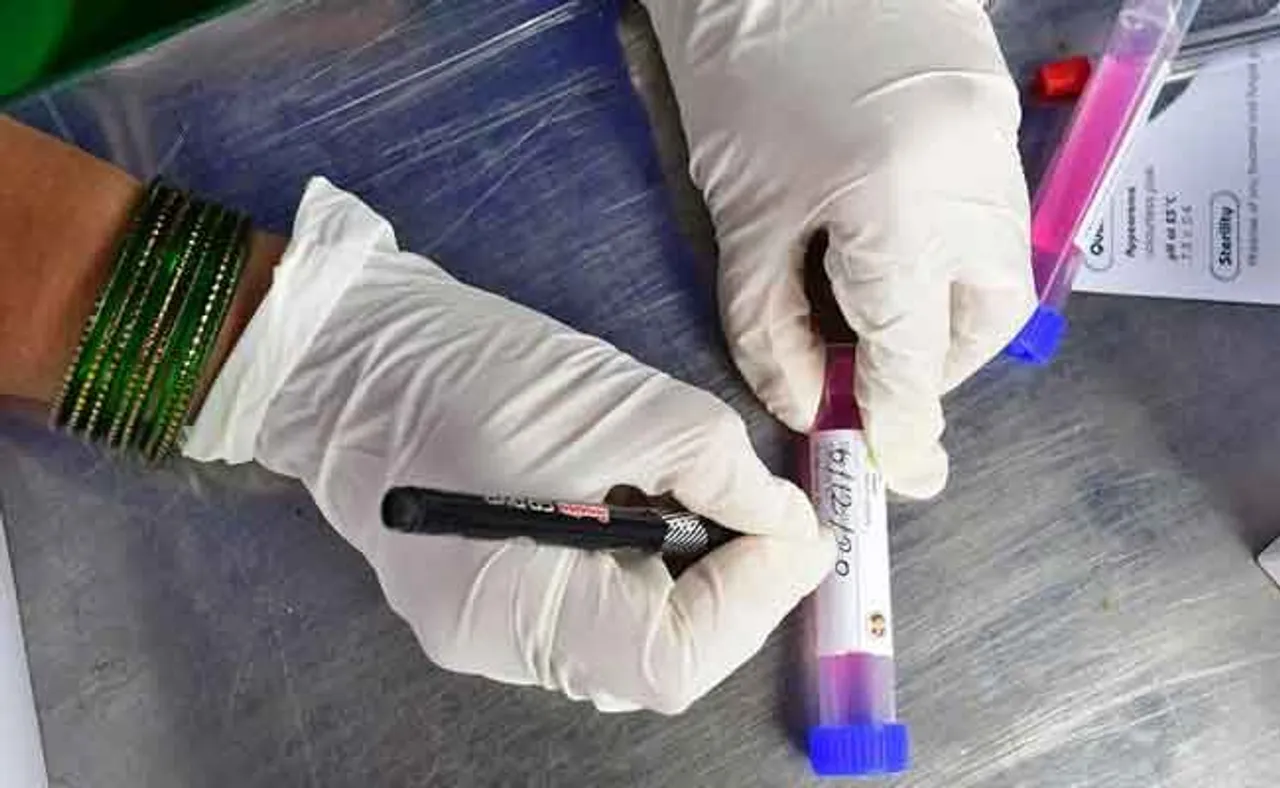 ଡରାଇଲା କରୋନାର ୩ୟ ୱେଭ, ପଜିଟିଭି ପରେ ହସ୍ପିଟାଲରେ ଭର୍ତ୍ତି ହେଲେ ୨୦ ପିଲା